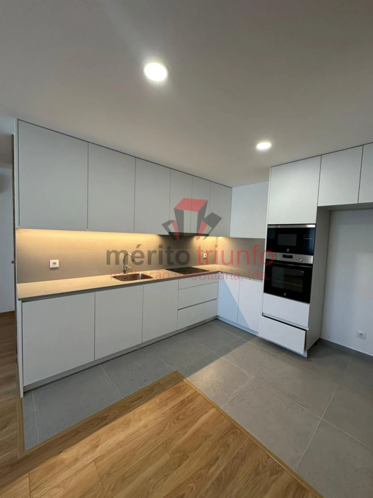 Apartamento T1 para Venda em Nine Foto 1