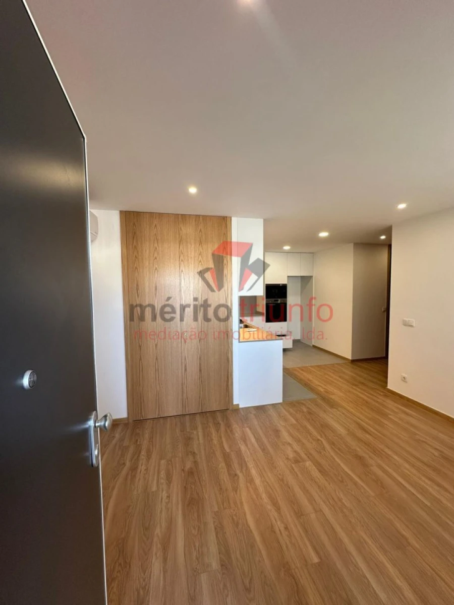 Apartamento T1 para Venda em Nine Foto 3