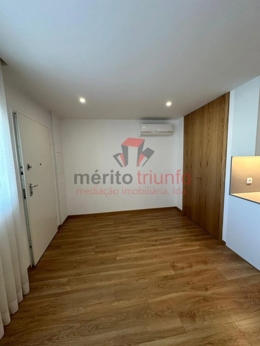 Apartamento T1 para Venda em Nine Foto 6