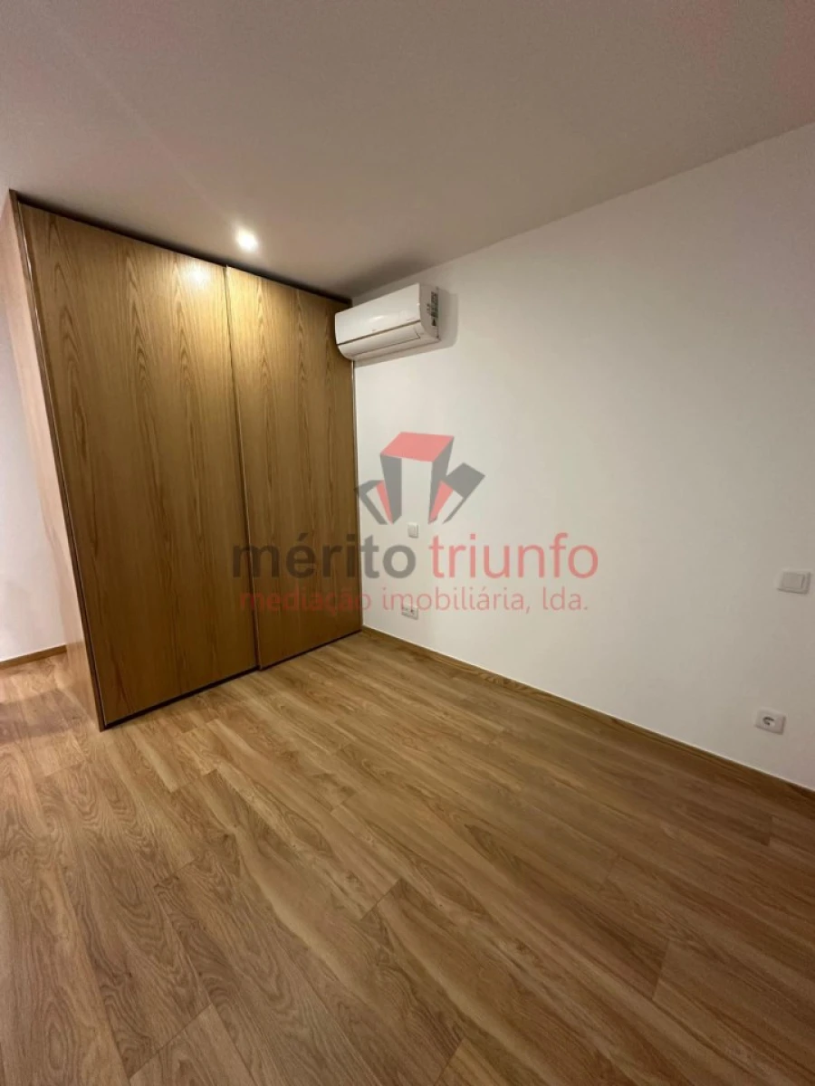 Apartamento T1 para Venda em Nine Foto 8