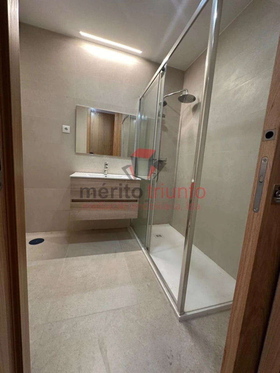 Apartamento T1 para Venda em Nine Foto 13