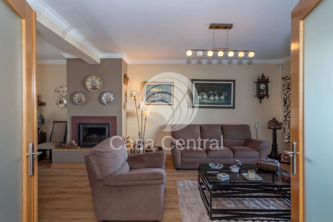 Moradia T3 para Venda em São Domingos de Rana Foto 3