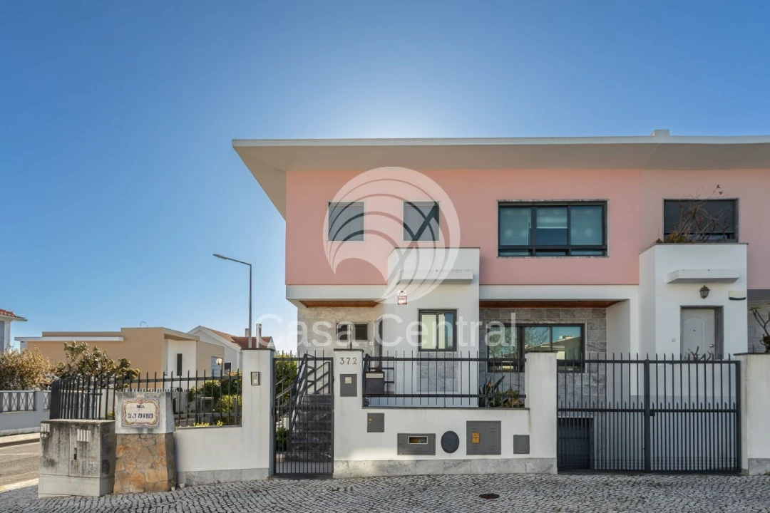 Moradia T3 para Venda em São Domingos de Rana Foto 52