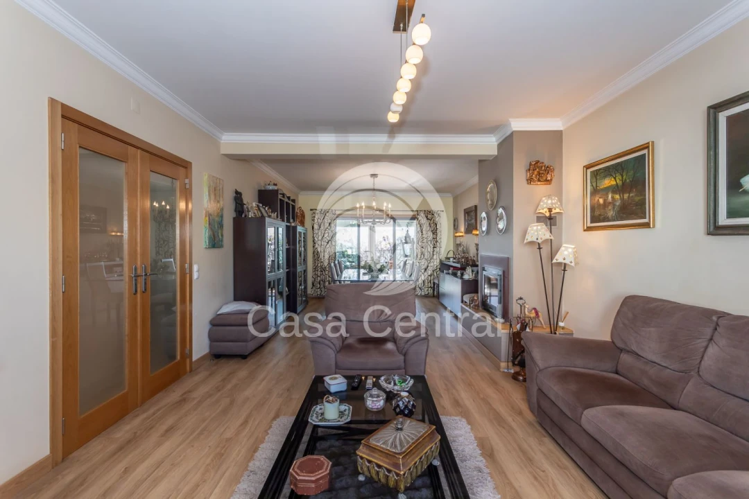 Moradia T3 para Venda em São Domingos de Rana Foto 4