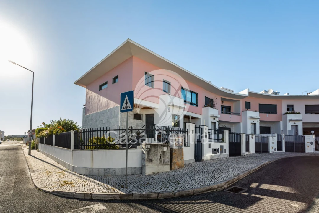 Moradia T3 para Venda em São Domingos de Rana Foto 43