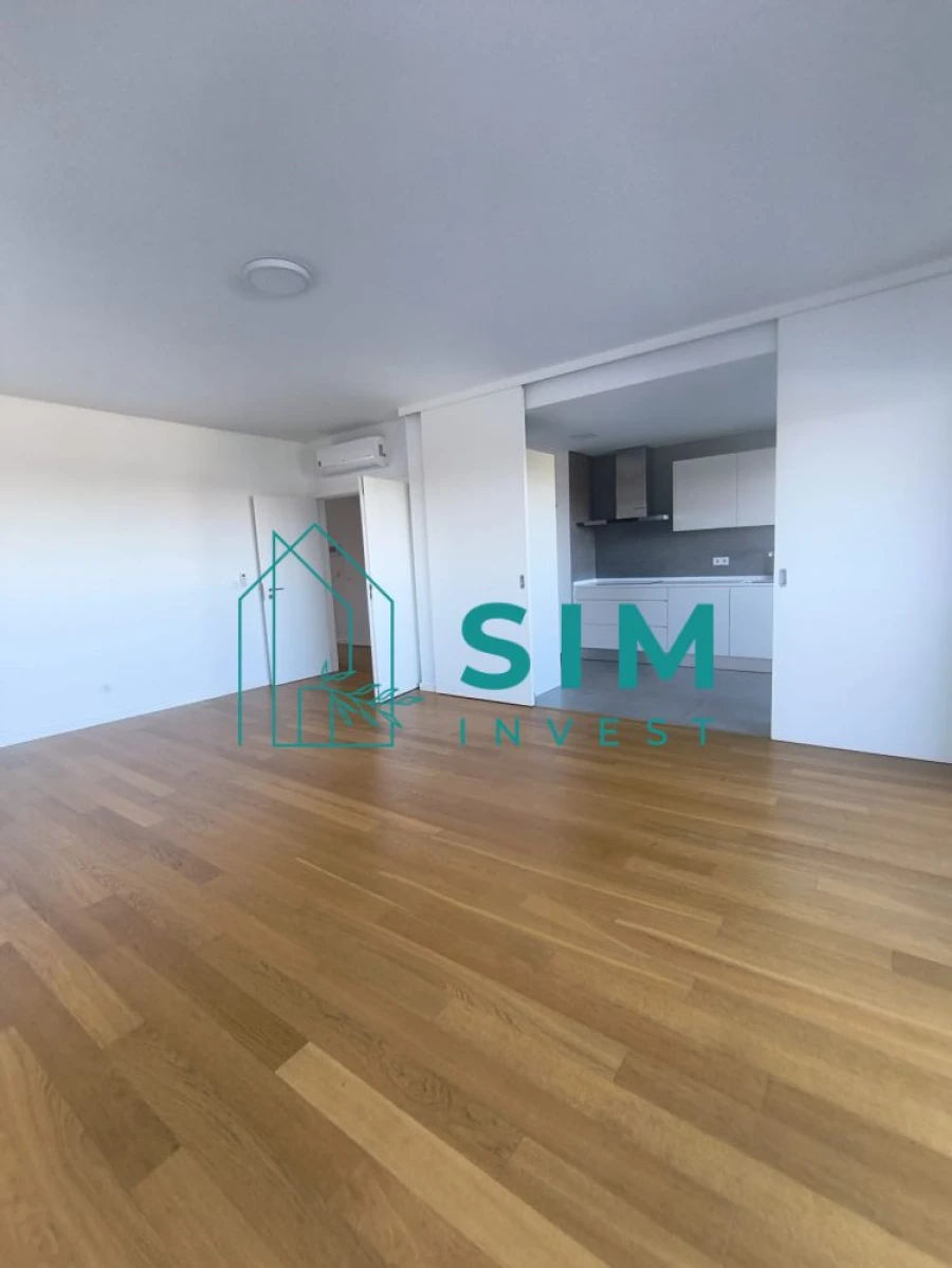 Apartamento T3 para Arrendamento em Faro (Sé e São Pedro) Foto 9