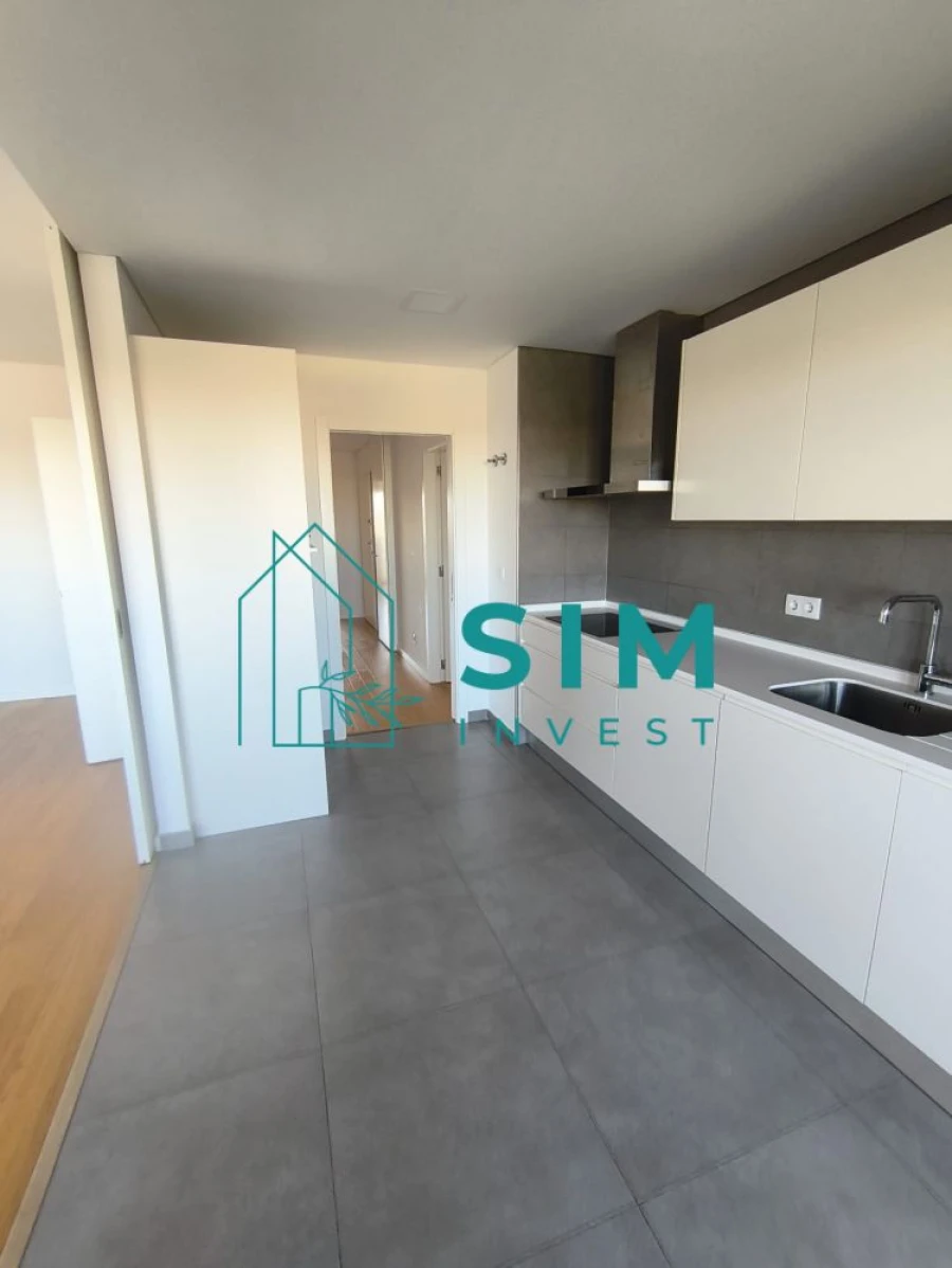 Apartamento T3 para Arrendamento em Faro (Sé e São Pedro) Foto 30