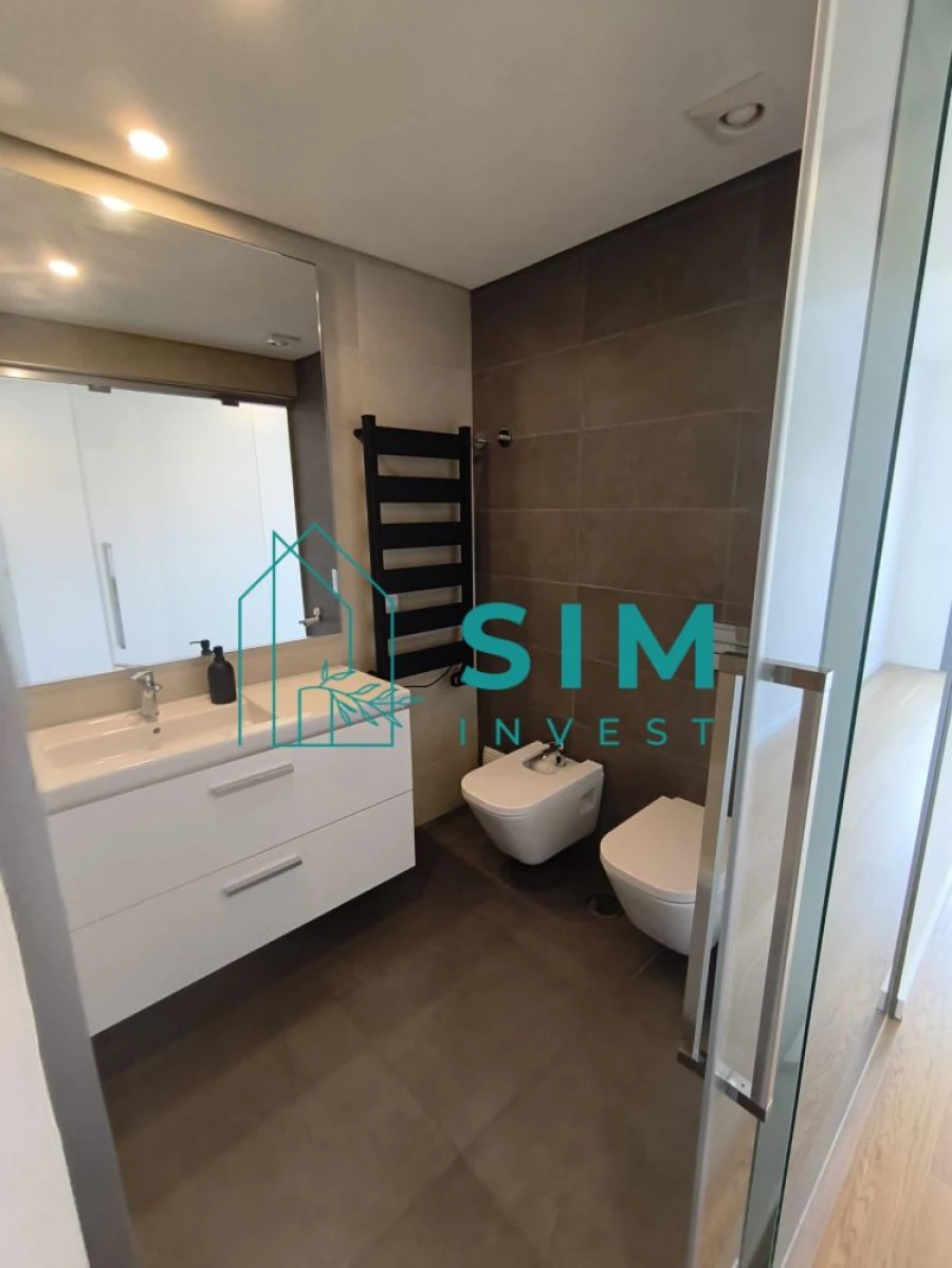 Apartamento T3 para Arrendamento em Faro (Sé e São Pedro) Foto 29