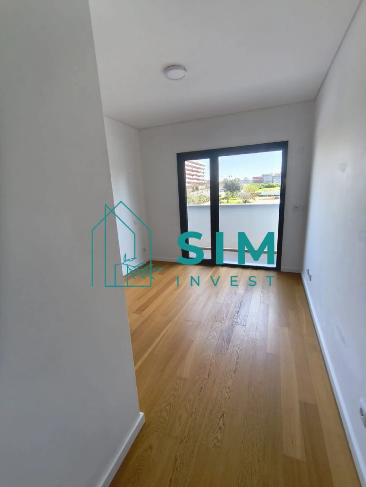 Apartamento T3 para Arrendamento em Faro (Sé e São Pedro) Foto 23