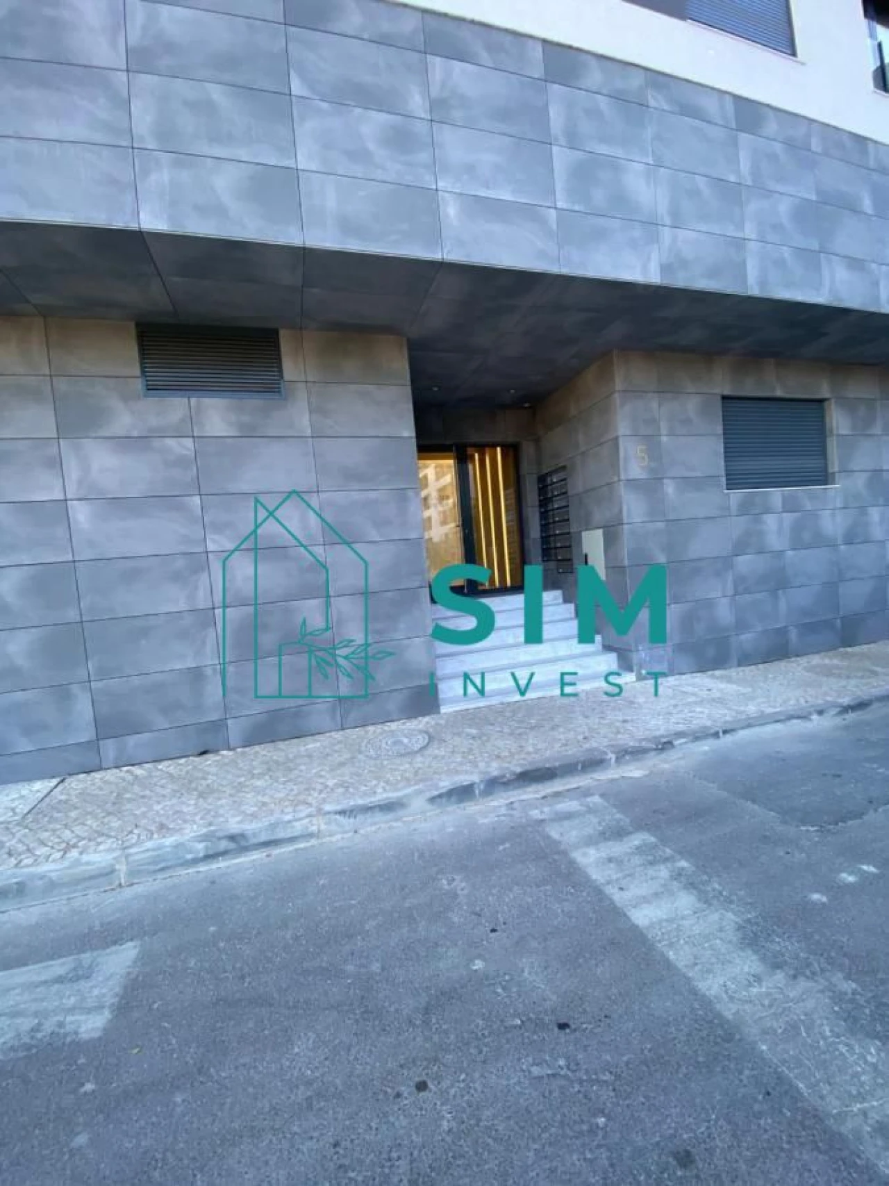 Apartamento T3 para Arrendamento em Faro (Sé e São Pedro) Foto 4