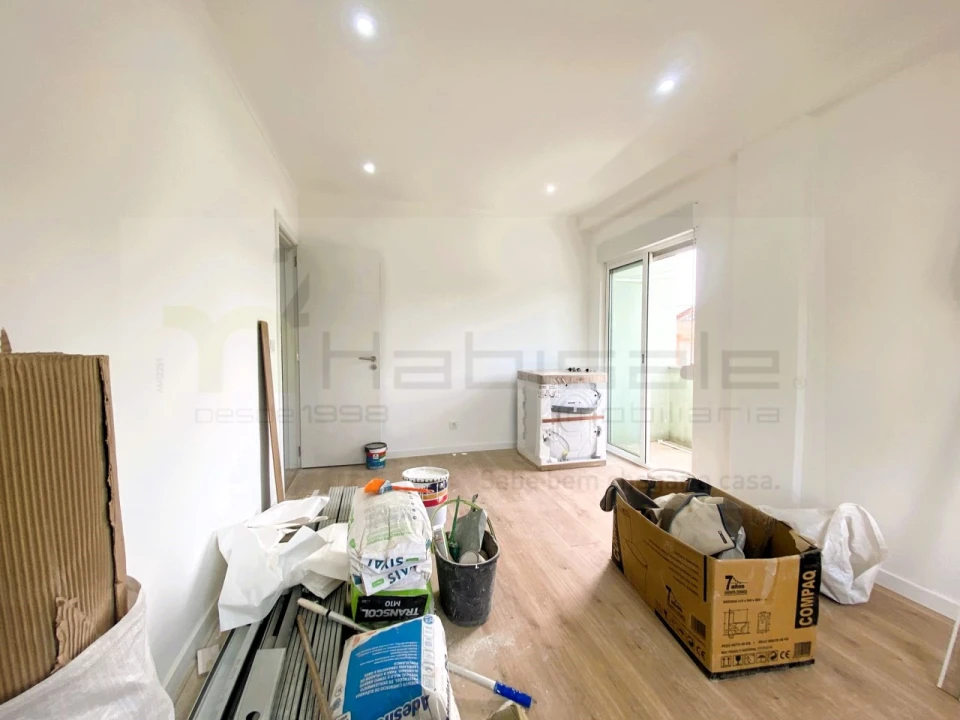 Apartamento T2 para Venda em Falagueira-Venda Nova Foto 2