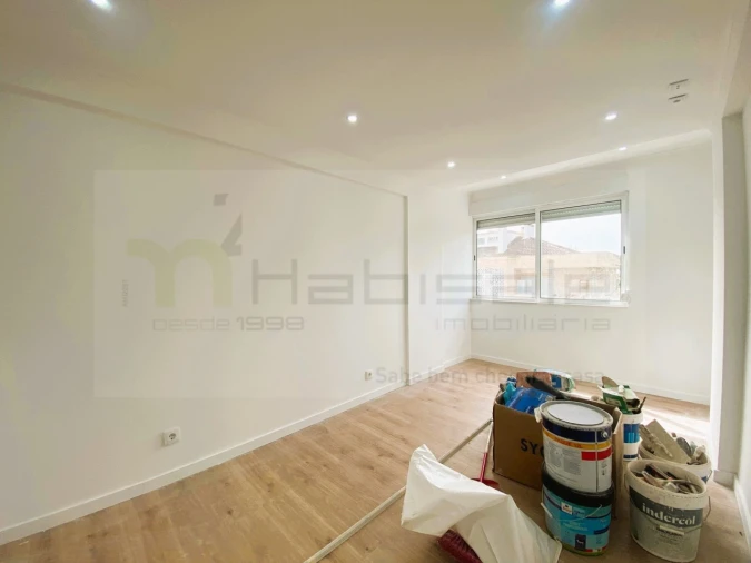 Apartamento T2 para Venda em Falagueira-Venda Nova Foto 14