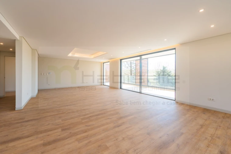 Apartamento T4 para Venda em Carcavelos e Parede Foto 18