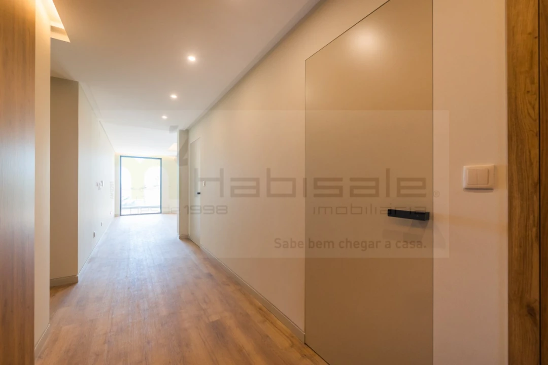 Apartamento T4 para Venda em Carcavelos e Parede Foto 15