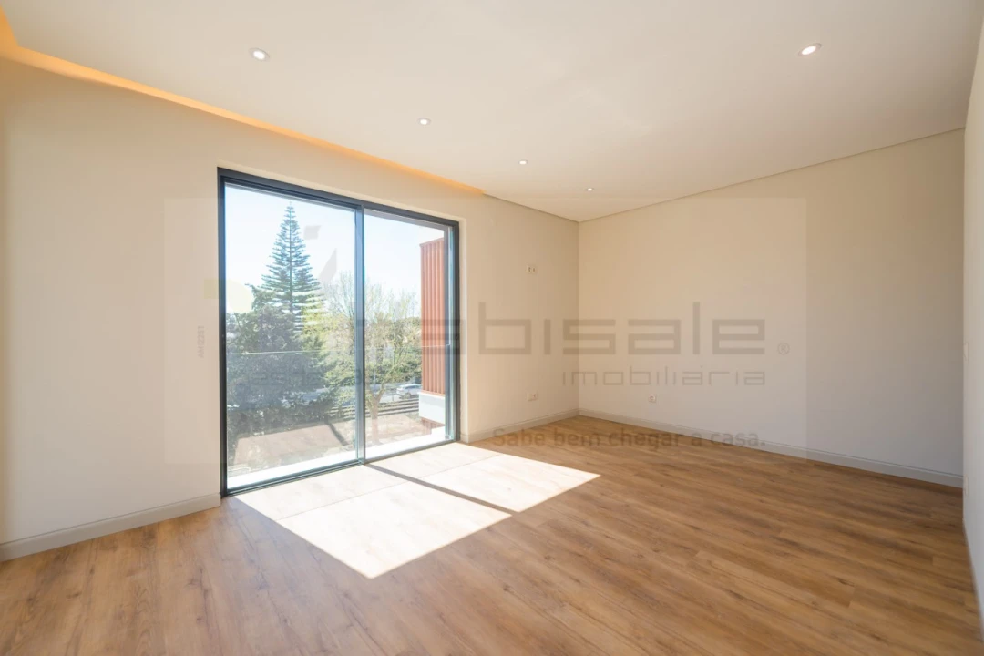 Apartamento T4 para Venda em Carcavelos e Parede Foto 47