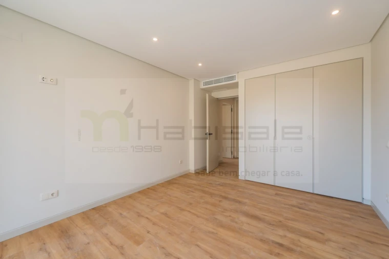 Apartamento T4 para Venda em Carcavelos e Parede Foto 41