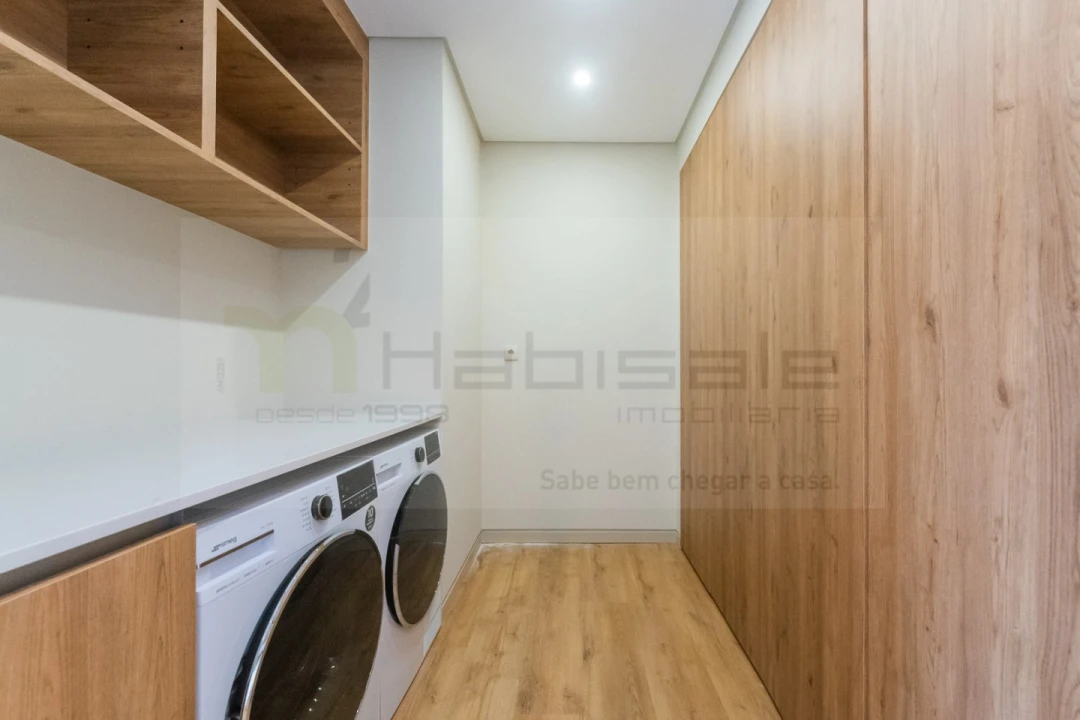 Apartamento T4 para Venda em Carcavelos e Parede Foto 11