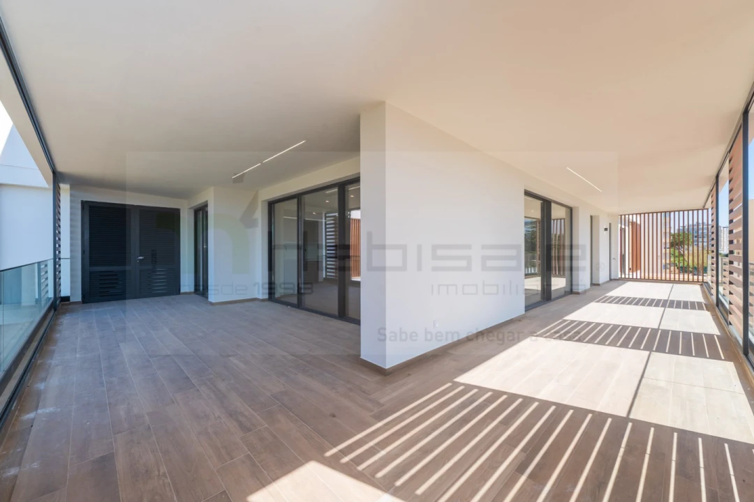 Apartamento T4 para Venda em Carcavelos e Parede Foto 21