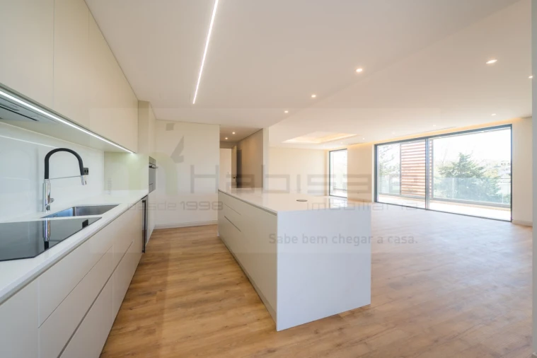 Apartamento T4 para Venda em Carcavelos e Parede Foto 8