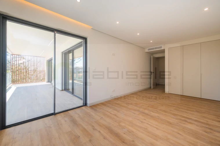 Apartamento T4 para Venda em Carcavelos e Parede Foto 32