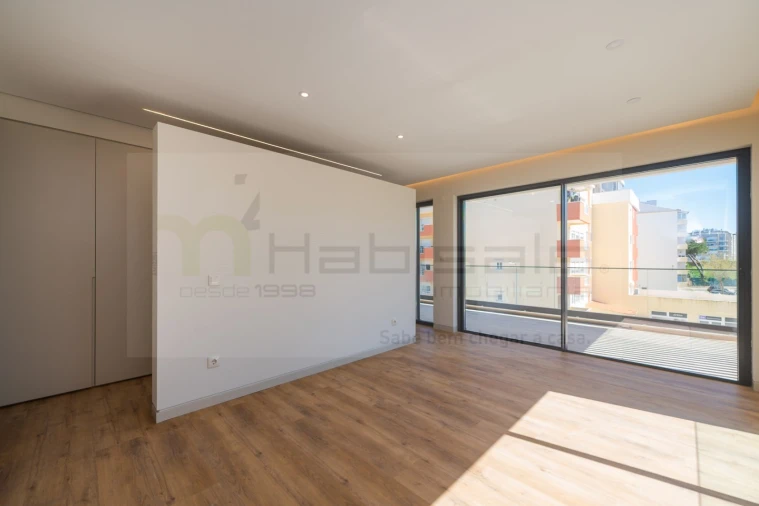 Apartamento T4 para Venda em Carcavelos e Parede Foto 42