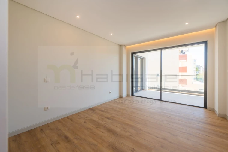 Apartamento T3 para Venda em Carcavelos e Parede Foto 33