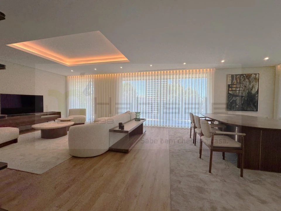 Apartamento T3 para Venda em Carcavelos e Parede Foto 2