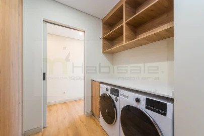 Apartamento T3 para Venda em Carcavelos e Parede