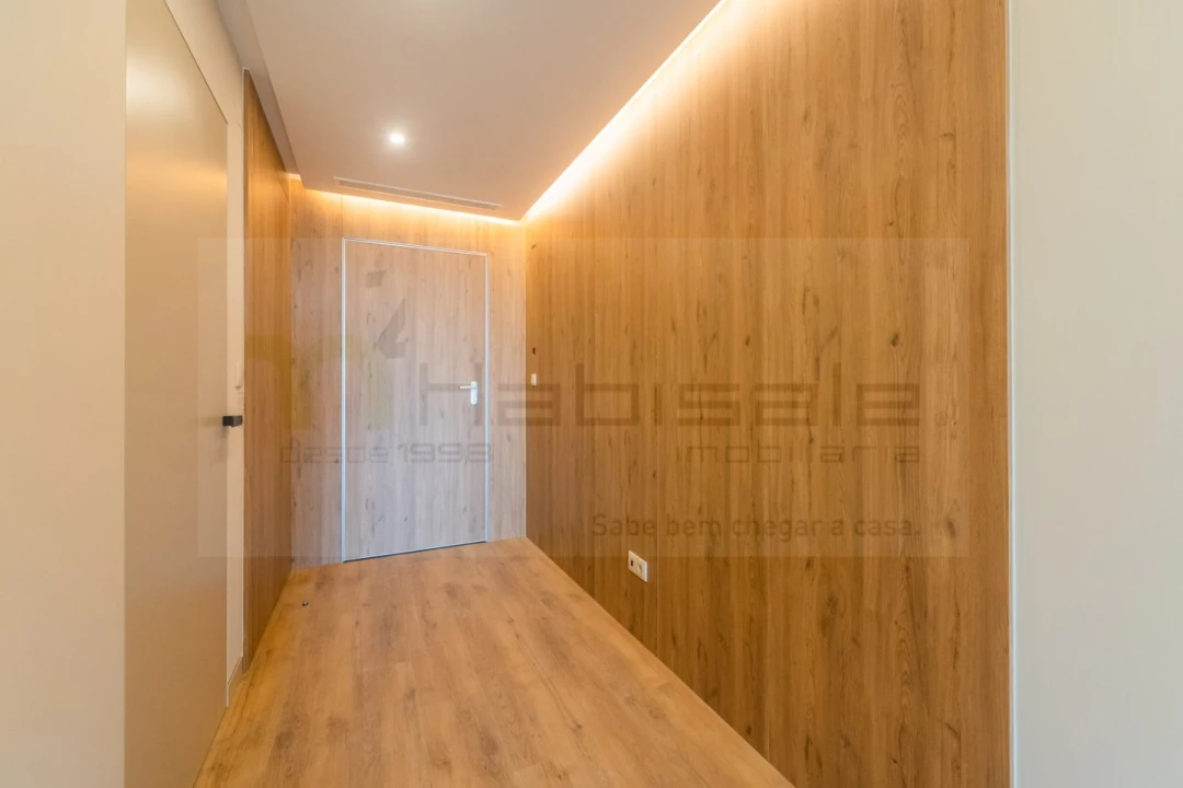 Apartamento T2 para Venda em Carcavelos e Parede Foto 1