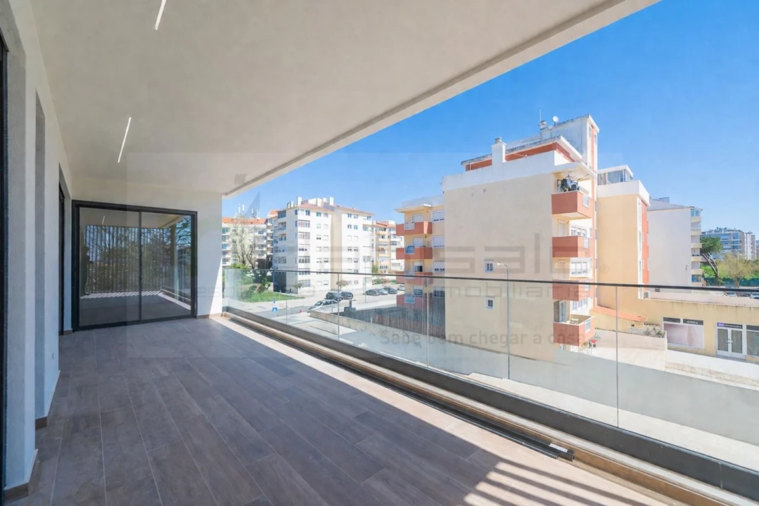 Apartamento T2 para Venda em Carcavelos e Parede Foto 20