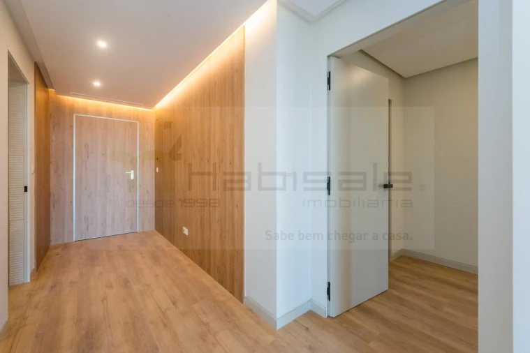 Apartamento T2 para Venda em Carcavelos e Parede Foto 4