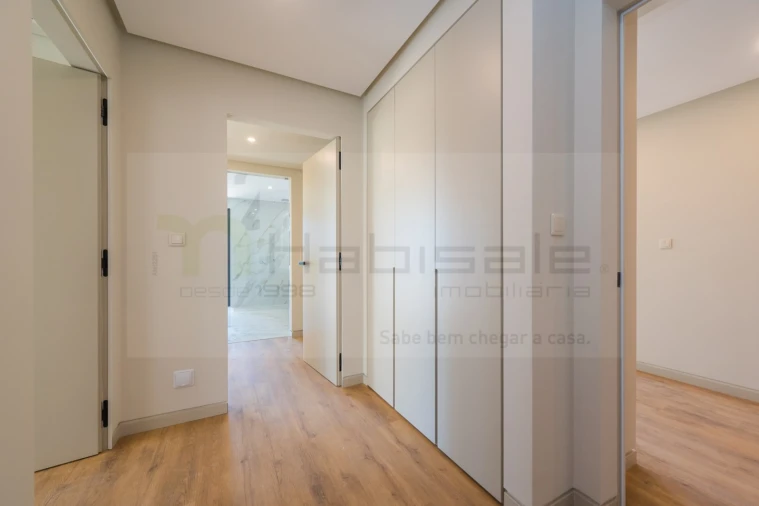 Apartamento T2 para Venda em Carcavelos e Parede Foto 9