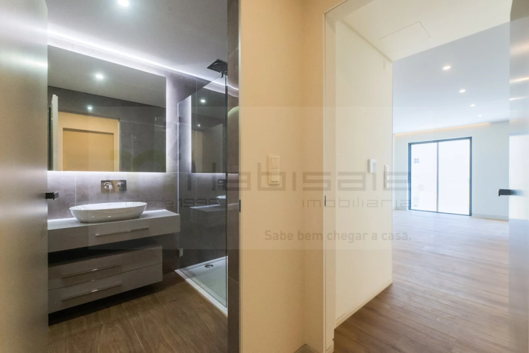 Apartamento T2 para Venda em Carcavelos e Parede Foto 8