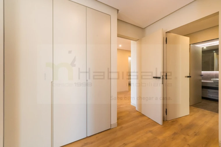 Apartamento T2 para Venda em Carcavelos e Parede Foto 7