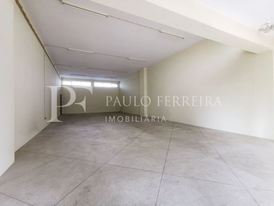 Loja para Arrendamento em Vila Nova de Famalicão e Calendário Foto 4