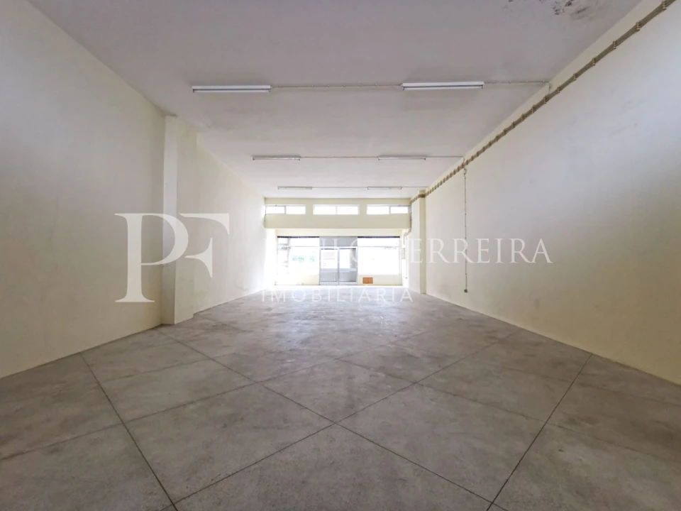 Loja para Arrendamento em Vila Nova de Famalicão e Calendário Foto 5