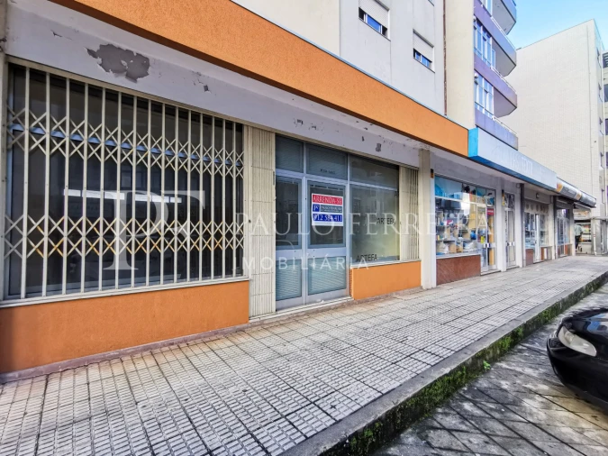 Loja para Arrendamento em Vila Nova de Famalicão e Calendário Foto 2