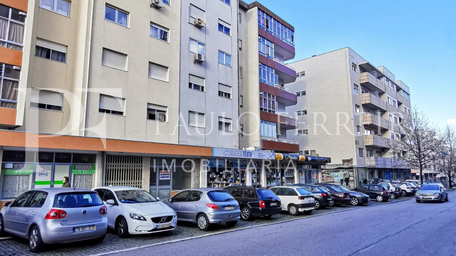 Loja para Arrendamento em Vila Nova de Famalicão e Calendário