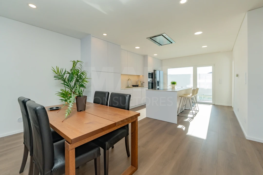 Moradia T3 para Venda em Samora Correia Foto 1