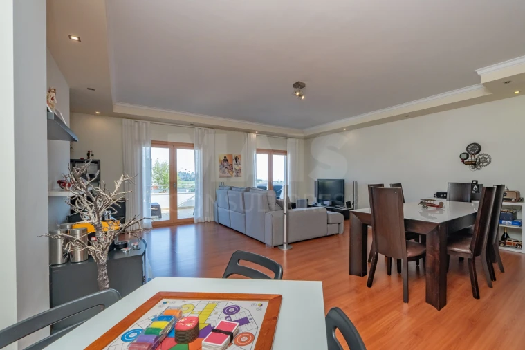 Apartamento T4 para Venda em Vila Franca de Xira Foto 8