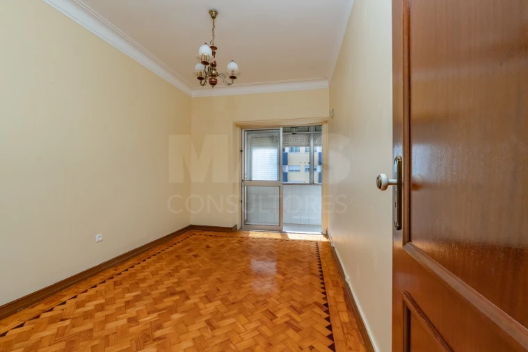 Apartamento T2 para Venda em Beato Foto 9