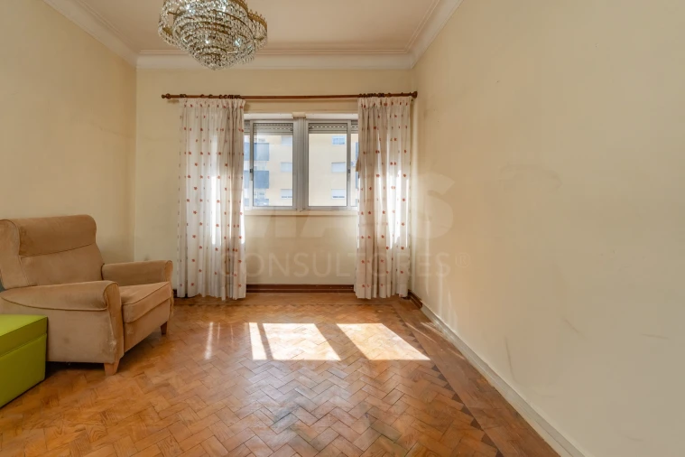 Apartamento T2 para Venda em Beato Foto 3