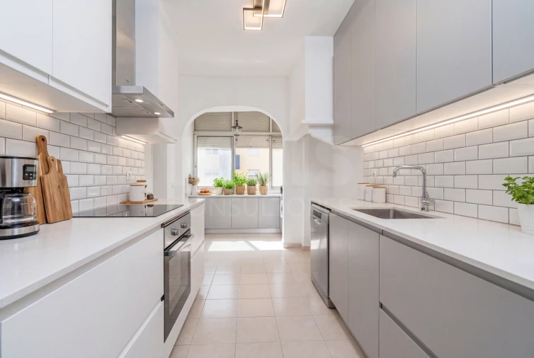 Apartamento T2 para Venda em Beato Foto 2