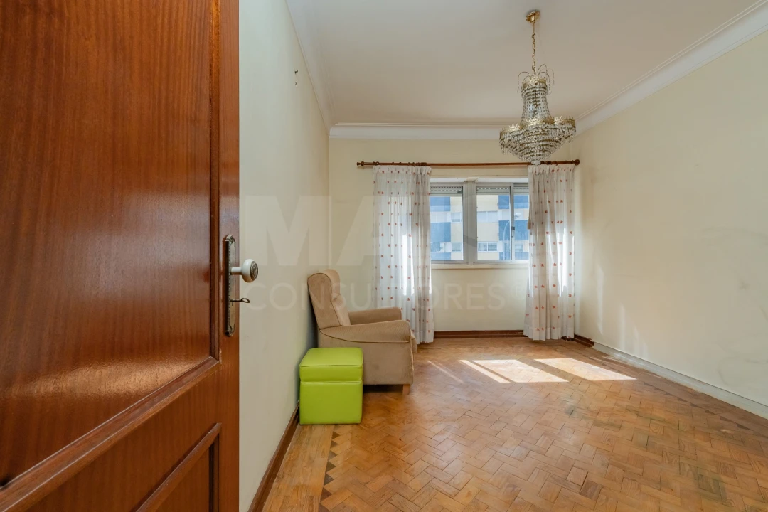 Apartamento T2 para Venda em Beato Foto 4