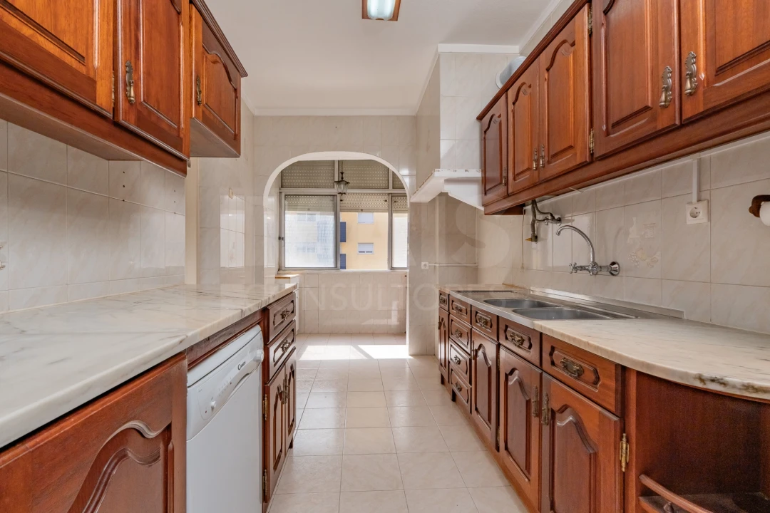 Apartamento T2 para Venda em Beato Foto 1