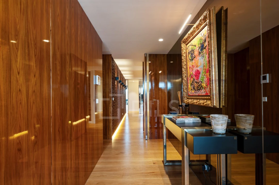 Apartamento T3 para Arrendamento em Campolide Foto 13