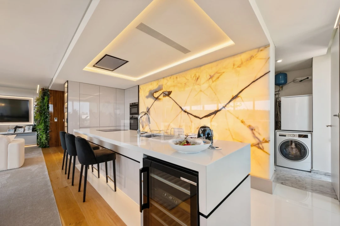 Apartamento T3 para Arrendamento em Campolide Foto 4