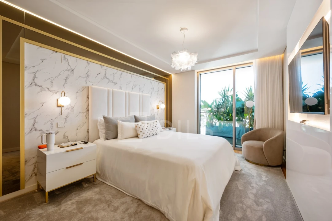 Apartamento T3 para Arrendamento em Campolide Foto 7