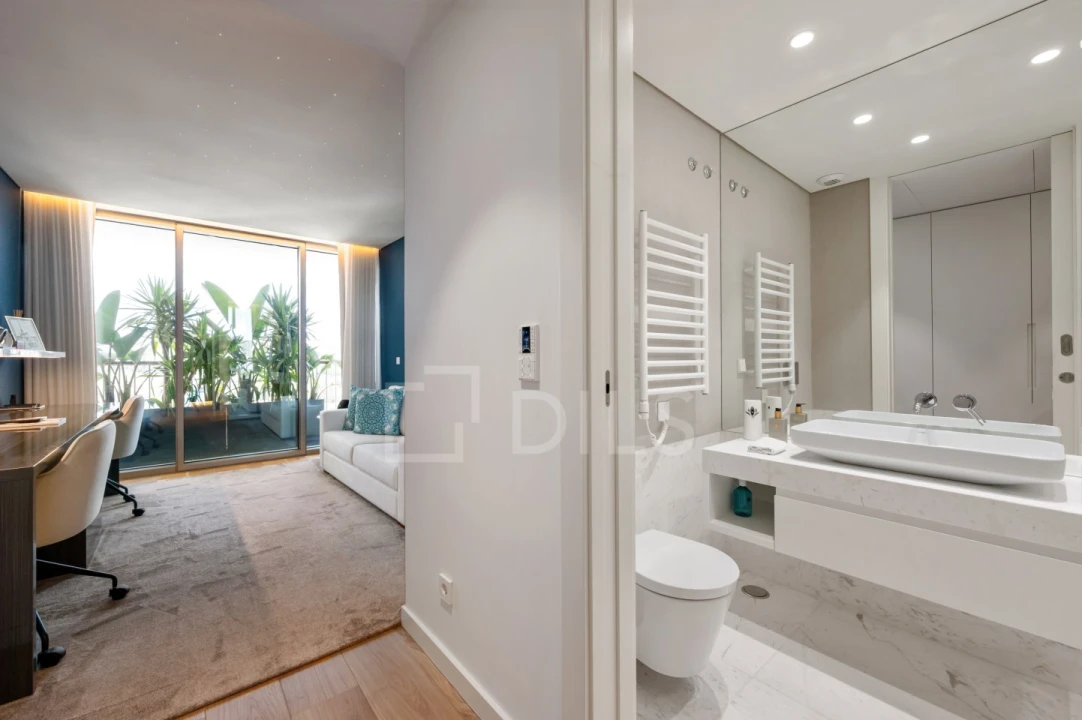 Apartamento T3 para Arrendamento em Campolide Foto 29