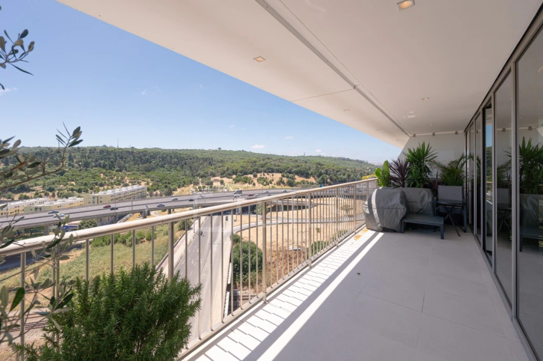 Apartamento T3 para Arrendamento em Campolide Foto 35